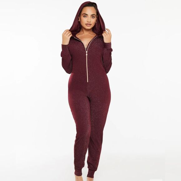 Savage x Fenty Sleep & Shine Hooded Onesie Red Gold Sparkle Jumpsuit Medium NWOT - Picture 1 of 13
